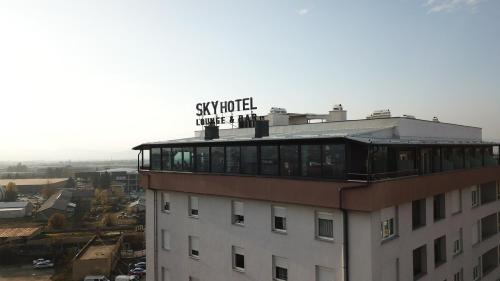 ทัศนียภาพภายนอกโรงแรม, Sky Hotel in ลูบิจเด