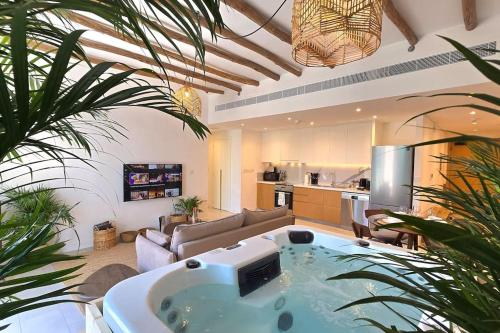 Private Spa 1BR Biophilic Retreat With Beach Access & Infinity Pool, Dubai (Foto 3)