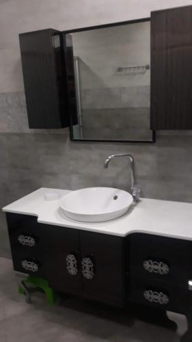 Spacious 4-Bed Country Getaway Home in Novxanı