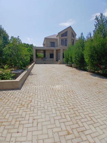 Spacious 4-Bed Country Getaway Home in Novxanı