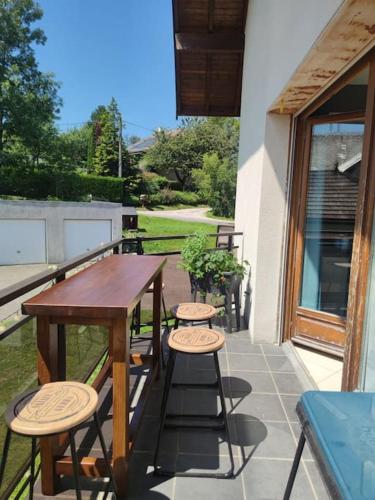 Pied des montagnes proche du lac d'Annecy in Aviernoz