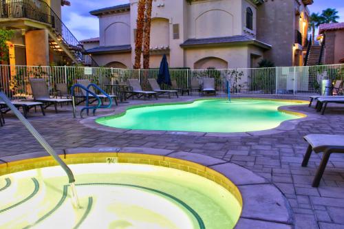 Newly Available For Short Stays! Sleeps 4 in La Quinta