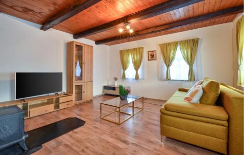 1 Bedroom Stunning Home In Blaskovec in Jesenovec