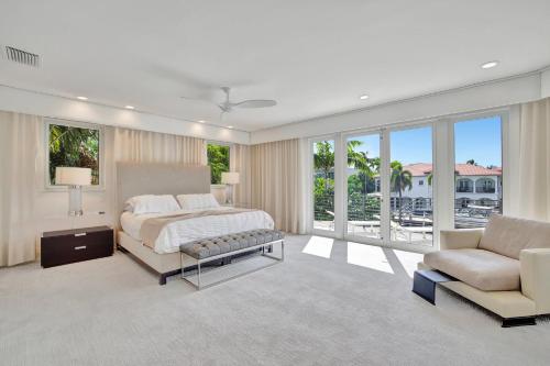 Elegant Waterfront Estate 6BR- 6.5BA in Fort Lauderdale, USA