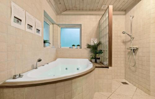 Bathroom, Holiday Home Solskrænten Ebeltoft Xi in Vibaek Strand