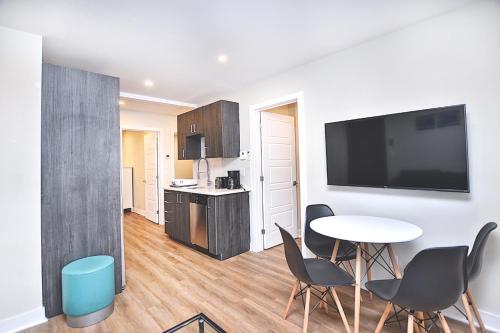 Facilities, Elegant 3BDR in Heart Of Plateau 8B in Plateau Mont Royal