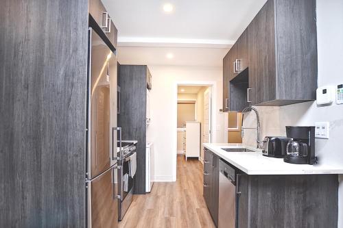 Kitchen, Elegant 3BDR in Heart Of Plateau 8B in Plateau Mont Royal