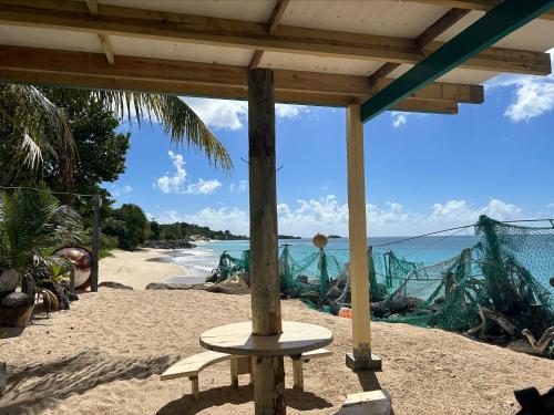 plage, Apt 1 - The Grove Residences in Cobbs Cross