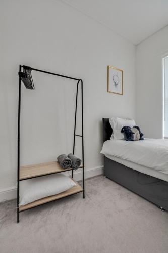 Stay With Alexandra 2 Free Parking - high speed Free Wifi