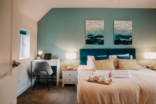 Spacious 4-bed Fast WiFi Parking Contractor Family