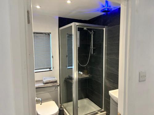 One bed and bathroom with kitchen for self catering Alness in Alness