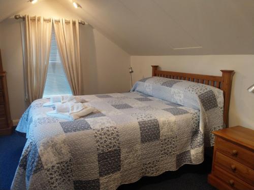 Ash Grove House - image 8