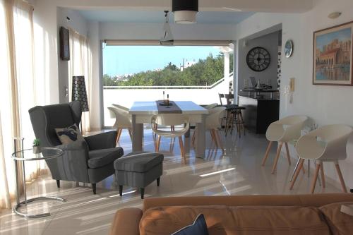 WhiteBlue Spa Villa, By IdealStay Experience in Iraklio