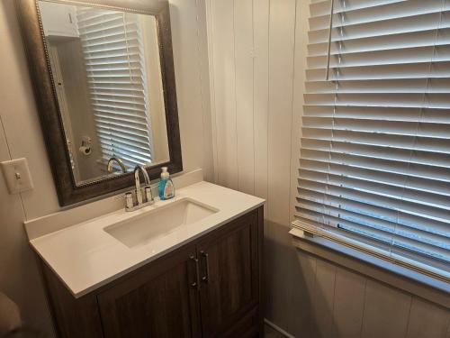 Private Single Level Standalone House Large Lot - 3 Bedrooms in Charlotte, USA