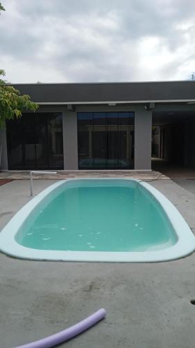 3 bedrooms, 8 beds