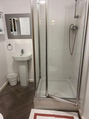 1 Bed Studio, Sleeps 2, Close to City Centre, Manchester (photo 8)