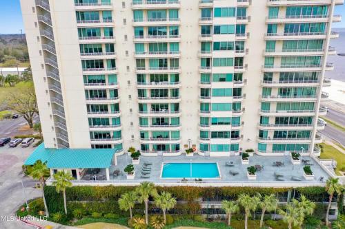 Ocean Club 906 Grand