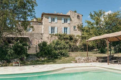 Le Bas Château Provence Luberon gîte à louer Villemus