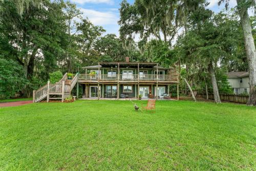 Apartment On Deep Water With King Bed