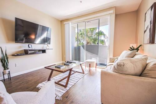 Outstanding 2BDR near Venice Beach - Gym-Pool-Free parking in Los Angeles, USA