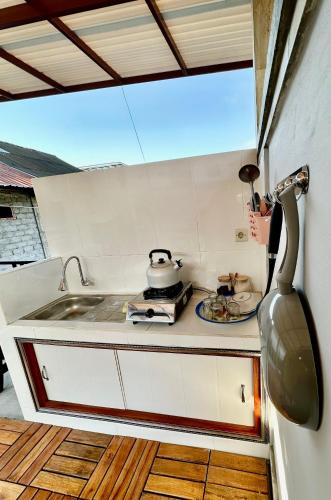 Kitchen, Vallari Besakih Homestay near Mount Agung