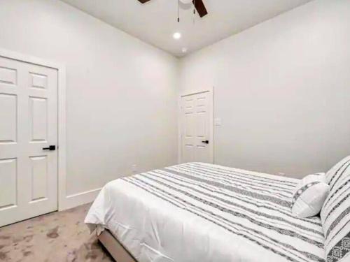 Spacious 3 BR East Downtown Escape - Perfect for Exploring Houston in Houston, USA