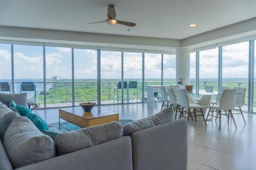 Luxury Beachfront Condo - Cancún in Cancún, Mexico