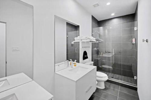 Spacious & Modern House in East Downtown Houston Near Metro Rail & Downtown in Houston, USA