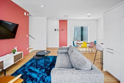 Spacious & Modern House in East Downtown Houston Near Metro Rail & Downtown in Houston, USA