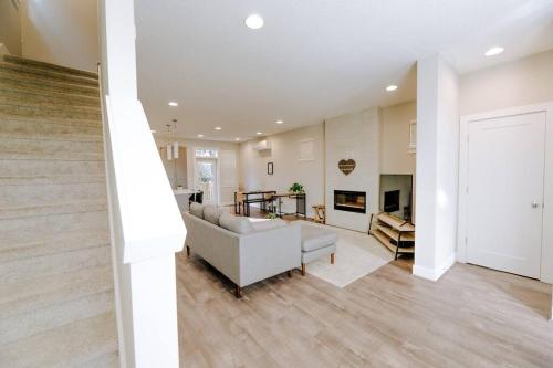 Modern Four Bedrooms House in Beaverton