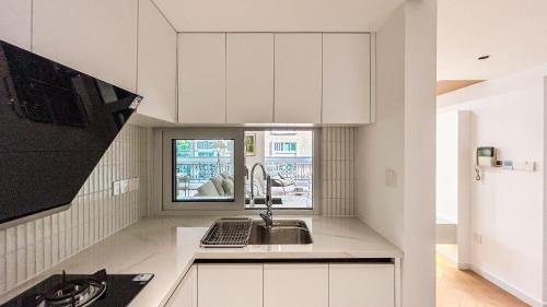 Eastern Hub - HuaiHai Road Branch Xujiahui Garden Large Living Room Luxury Three Bedroom Hengshan Road Henglong Plaza Shanghai Jiao Tong University, Shanghai (photo 7)