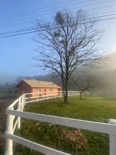 Kert, Sitio Tio Jonas - casa da mãe (Sitio Tio Jonas - casa da mae) in Rancho Queimado