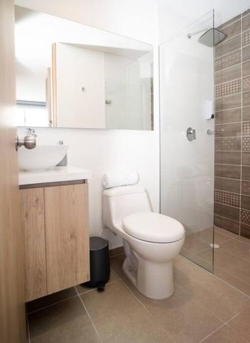Amazing cozy & new flat 3 bedrooms in Medellin best location, Medellín (photo 3)