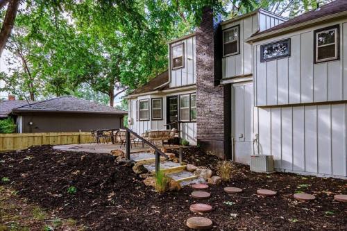 Light Bright OP Remodeled Home 4BD 2BTH - image 14