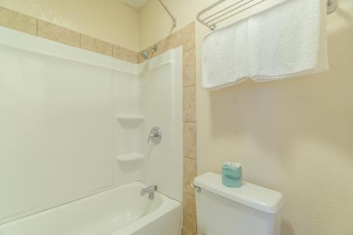Regency Inn & Suites By OYO Bay City TX in Bay City, USA