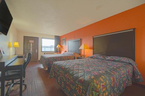 Regency Inn & Suites By OYO Bay City TX in Bay City, USA
