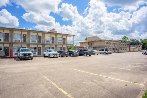 Regency Inn & Suites By OYO Bay City TX in Bay City, USA