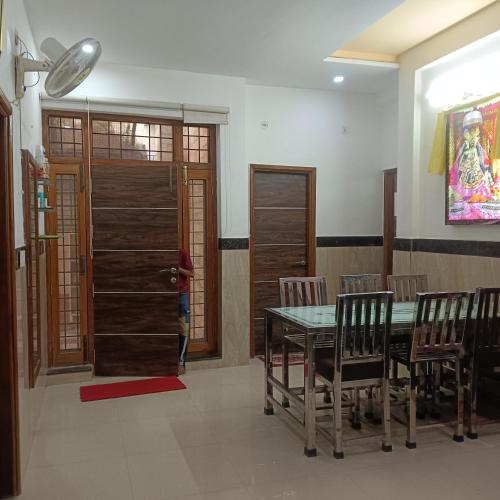 65 Sharma nivash, Vrindavan (photo 10)