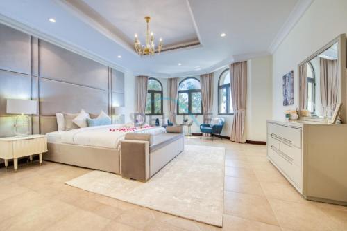 Prestigious 5BR Villa with Assistant Room and Private Pool in Frond O Palm Jumeirah by Deluxe Holiday Homes, Дубай (фото 7)