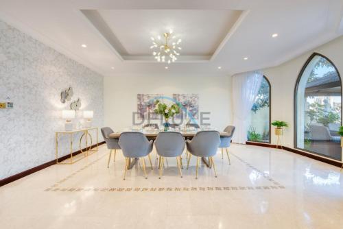 Prestigious 5BR Villa with Assistant Room and Private Pool in Frond O Palm Jumeirah by Deluxe Holiday Homes, Дубай (фото 4)