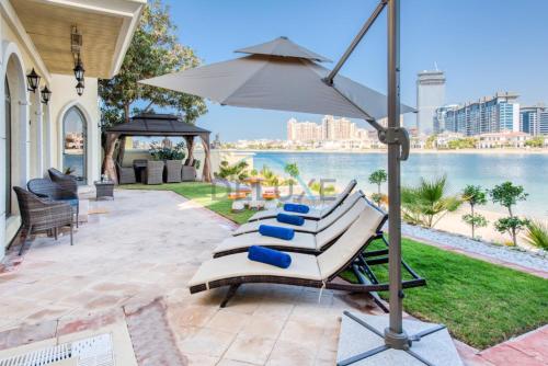 Prestigious 5BR Villa with Assistant Room and Private Pool in Frond O Palm Jumeirah by Deluxe Holiday Homes, Дубай (фото 10)