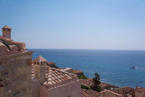 附近景點, 莫尼艾姆瓦西斯奢華套房酒店 (Moni Emvasis Luxury Suites) in 莫奈姆瓦夏