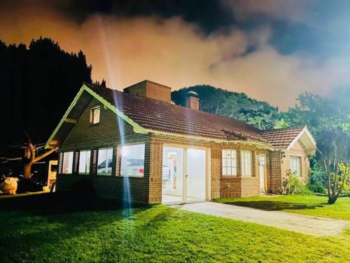 Alquiler Casa para 9 personas con Piscina en Pinamar Valeria del mar