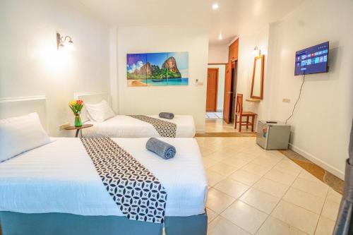 room detail thumbnail 1