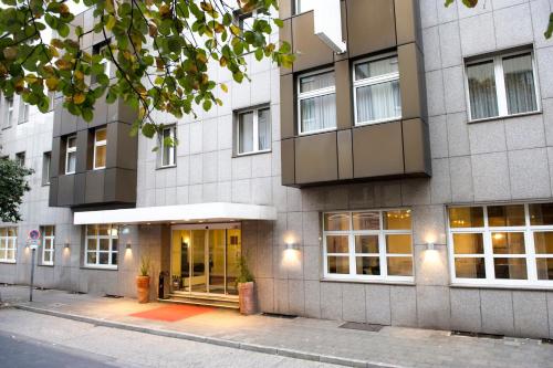 Wyndham Garden Duesseldorf City Centre Koenigsallee - main image