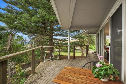 Sea Breeze in Forresters Beach