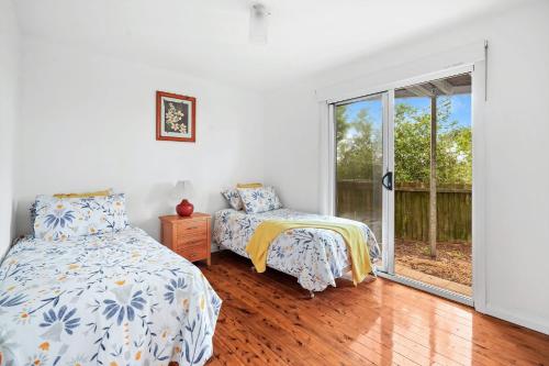 Sea Breeze in Forresters Beach