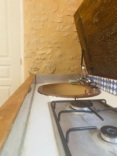 virtuve, Charmante petite maison pour deux in Badecon-Le-Pin