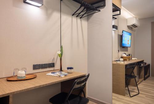 Superior Double Room image 6