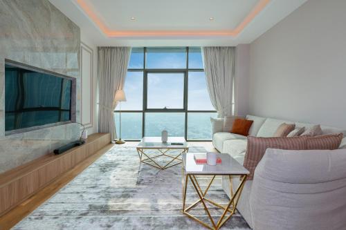 Upgraded 1BR on a high floor of Liberty House,DIFC - Allsopp&Allsopp, Дубай